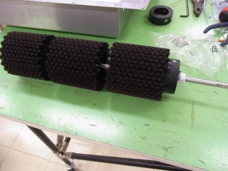 ���[���u���V